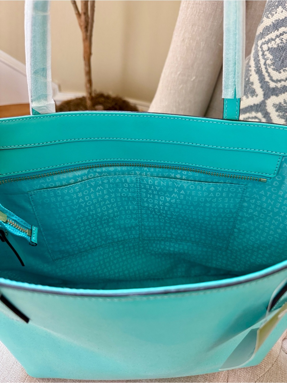 NWT Kate Spade “Sawyer Street Maxi” genuine leather designer tote - Picture 4 of 7